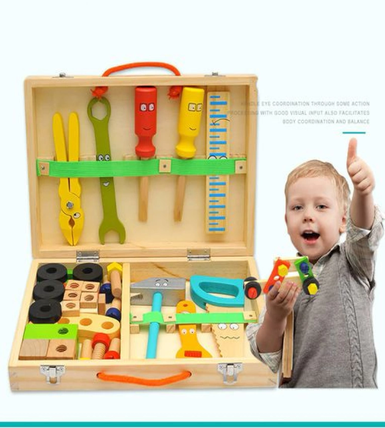 Boîte à outils en bois pour charpentier, ensemble complet avec étui de transport pratique. Qualité et praticité réunies.