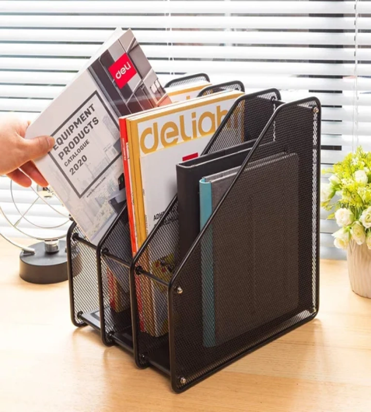 Optimisez l’organisation de votre espace de travail avec cet ensemble de rangement en métal, conçu pour allier style et praticité.